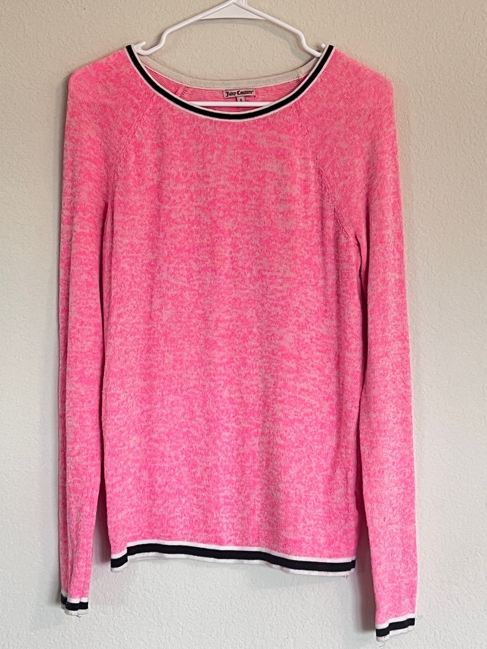 Y2K Juicy Couture Bright Hot Pink Long Sleeve Sweater Top Vintage